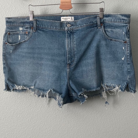 Abercrombie & Fitch The Mom Short High Rise Denim Shorts Size 36 22 - Picture 1 of 4